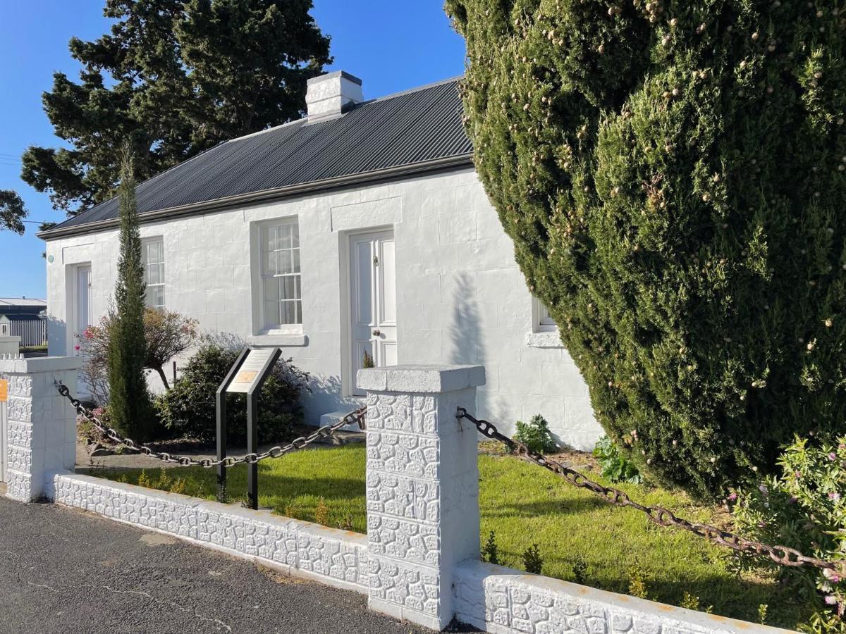 Gaol House Cottages Бичено Экстерьер фото